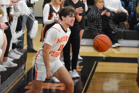 Yellow Jackets open the season handing Centerburg a 57-39 defeat