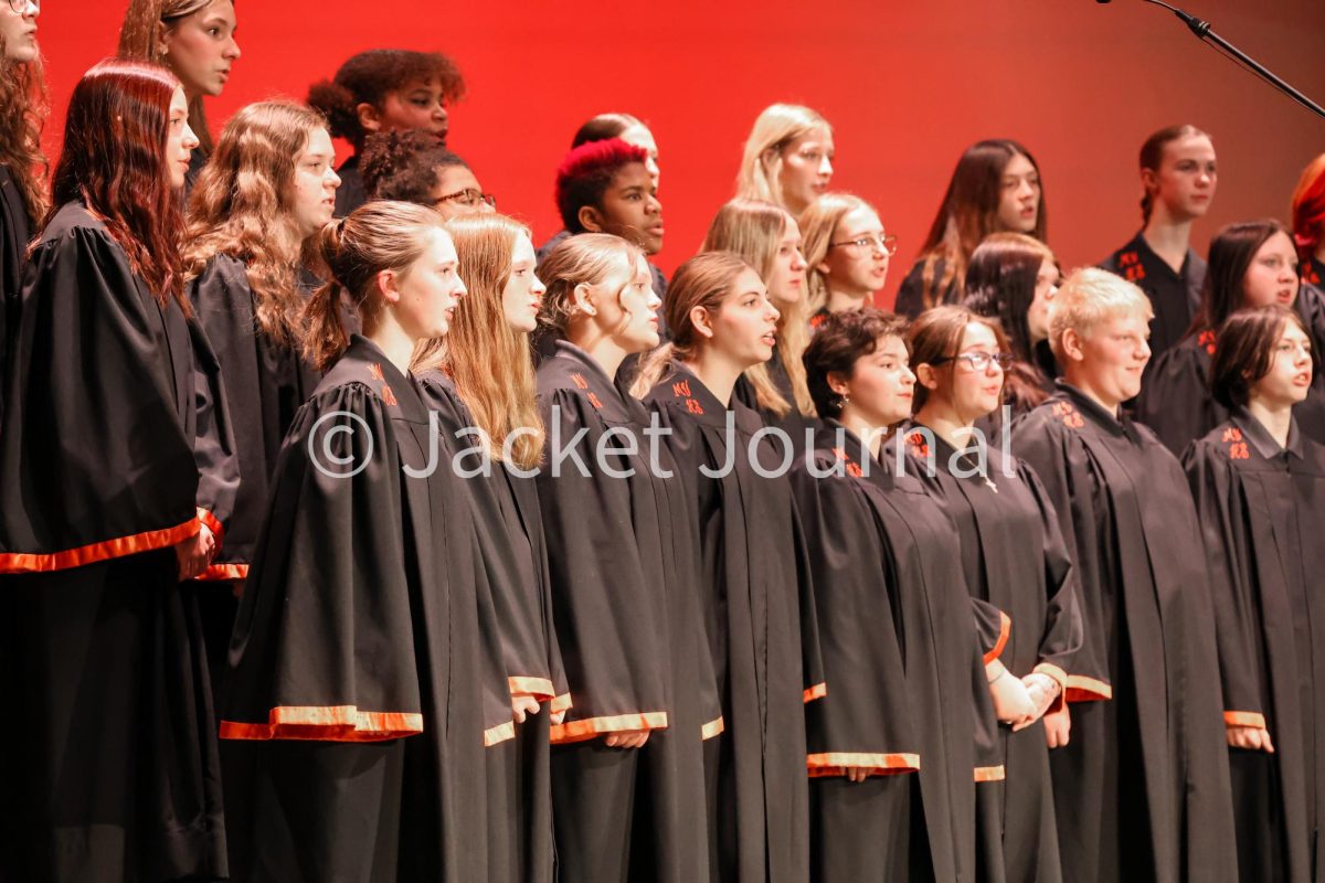 MVHS Choirs Preform their Annual Holiday Concert