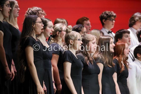 MVHS Choirs Preform their Annual Holiday Concert