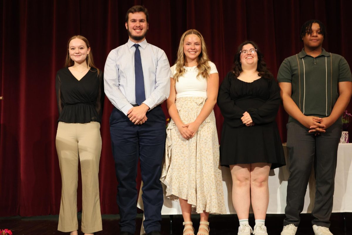 Kiwanis honors MVHS students with academic awards