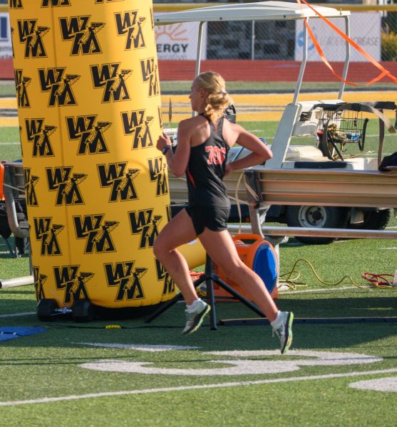Lucy Rush finishes first at the Licking County League Tournament and set a new school record