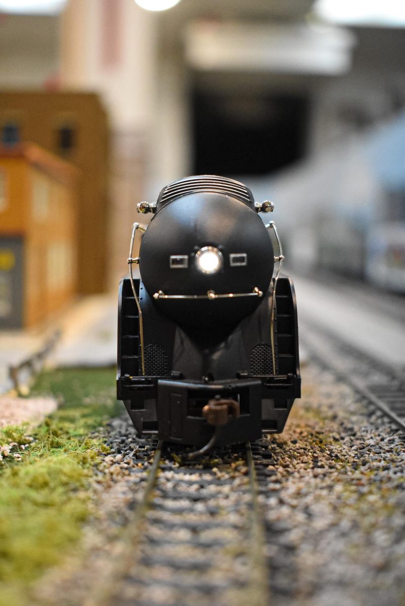 N&W J-Class locomotive makes its way around the track.